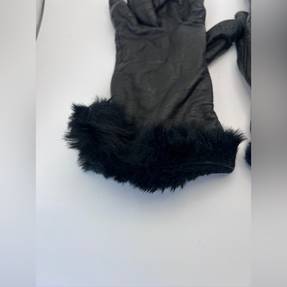 Black lined Gloves - Picture 4 of 8